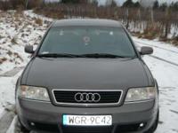 Samochód Audi A6.Auto jest całkowicie bezwypadkowe,posiada ABS.Aluminiowe felgi.Autoalarm.Halogeny przeciwmgielne.Immobiliser.Komputer pokładowy.Nawigacja satelitarna.Radio +CD+MP3.Regulacja wysokości foteli.Regulowana kierownica.Dzielona tylna kanapa.Hak