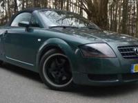 Audi TT wersja Cabrio
Rok produkcji 2000
Auto zarejestrowane w kraju z ważnymi opłatami!
Na wyposażeniu audi:
*** 180 koników :)
*** skórzana tapicerka
*** climatronic
*** elektryczne szyby
*** elektryczne lusterka
*** elektryczny dach - materiał w super