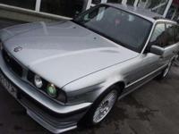 SPRZEDAM BMW E34 TOURING 520i VANOS ROK PRODUKCJI 1995 (JEDNO Z OSTATNICH WYDAŃ )
AUTO POSIADA AKTUALNY PRZEGLĄD ORAZ POLISĘ OC I JEST ZAREJESTROWANE W KRAJU.
DWÓCH WŁAŚCICIELI W POLSCE
AUTO BOGATO WYPOSAŻONE:
ABS
CENTRALNY ZAMEK OTWIERANY Z PILOTA (2X