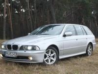 Mam do sprzedania BMW E39 530d KOMBI z silnikiem M57(142 KW - 193KM) z automatyczną skrzynią biegów Steptronic. Samochód został sprowadzony przeze mnie z Włoch we wrześniu 2010 roku. Stan techniczny samochodu oceniam na bardzo dobry. Zostały w nim