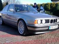 sprzedam BMW e 34 w stanie idealnym auto jak nowe,zawieszenie jak nowe,środek jak nowy,praktycznie zero śladów zużycia, zero rdzy,auto bezwypadkowe,silniczek w super stanie ,wszystkie szyby oryginalne wraz z czołową,lakier super stan oryginalny.przebieg