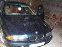 Witam sprzedam Bmw e39 2.8i po wypadku (prawy tył )naj lepiej w całości bardzo bogate wyposażenie skóra ruda el siedzenia ,el szy foto chromy podwójne,el lus ,xsenon,tv,navi,webasto,sensor deszczu ,abs,Asc,podgrzewana kierownica fotele ,klima 2 strefowa,