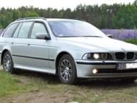 Sprzedam bmw e39 530d.w kolorze srebrny metalik (titansilber). Maksymalne wyposażenie,oprócz webasto. Podwójne szyby. Dodaję komplet opon zimowych na stalowych felgach z kołpakami.Stan licznika na dziś to 273045.Autem jeżdżę od 3 lat i nie miałem