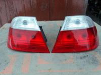 Witam mam do zaoferowania państwu ORGINALNE lampy TYLNE PRAWĄ I LEWĄ do BMW M3 E46 COUPE / CABRIO lampy są w idealnym stanie (SZKŁA NIE PORYSOWANE ORAZ NIE ZAMATOWIAŁE WSZYSTKIE MOCOWANA CAŁE NIE KLEJONE NIE NAPRAWIANE) WERSJA EUROPEJSKA ( NIE ANGLIK