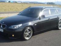 Do sprzedania piekny model BMW E61 530d z najlepszym silnikiem diesla BMW 3.0d. Auto jest na full wersji jaka byla mozliwa(NAVI PRO,PANORAMA DACH,CLIMATRONIC,ELEKTRYCZNIE OTWIERANA/zamykana TYLNA KLAPA,WSZYSTKIE SYSTEMY ESP itp..., dodatkowo w pelnym