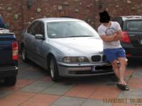 Sprzedam lub zamienię bmw e39 525TDS stan b.dobry na auto 4x4.Samochód posiadam od 3 lat nigdy mnie nie zawiódł czy to zimą czy latem.silniczek jak iskierka 200km na godz to żaden problem a pójdzie i więcej zawieszenie nówka paski poduszki silnika oleje