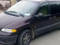 Chrysler Grand Voyager   3,3 benzyna z sekwencyjnym gazem.   
Rok prod. 1996 r., przebieg 331 tys. km.
Kapitańskie fotele 2+2+kanapa 3os w skórze, 2 poduszki, automatyczna skrzynia biegów (po remoncie- wymianie tarcz, dyferencjału, uszczelniaczy)