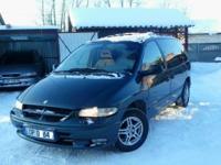 Witam, Sprzedam Chrysler Voyager 2,5td 116KM z 2000r. Stan wizualny jak i techniczny bardzo dobry. Przegląd do stycznia 2014r. Jest to bardzo bogata w wyposażenie wersja ma min.: ABS,poduszki powietrzne,wspomaganie oraz regulację kierownicy,przyciemniane