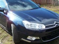 Witam, mam do sprzedania Citroena C5 III z 2010 r. z oszczędnym silnikiem diesla 2.0.
SAMOCHÓD POSIADA BOGATE WYPOSAŻENIE:
- tapicerka welurowa,
- climatronic dwustrefowy,
- komputer pokładowy,
- tempomat,
- 10 x airbag,
- 4 x elektr. szyby,
- lusterka