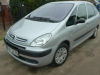 CITROEN XARA PICASSO 1,6 16V z 2006r
OPŁACONA AKCYZA, VAT 24 i OC NA ROK, zrobione tłumaczenia, pierwszy przegląd i tablice.
Auto w ogóle nie zniszczone, wygląda i jeździ bardzo dobrze. Model dobrze wyposażony, bardzo zadbany. Środek wygląda jak nowy.