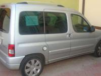 Citroen Berlingo 1,6 HDI, 2008 rok, Diesel, srebrny metalik, pierwszy właściciel, klimatyzacja, relingi, przyciemnione tylne szyby, komplet opon zimowych, bezwypadkowy