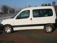 Sprzedam Citroena Berlingo 1,9D. 2005r. przebieg 107400. Samochód 1 rok w kraju. Sprowadzony z Francji.Auto w bardzo dobrym stanie technicznym i wizualnym. Cena 14500 do negocjacji.