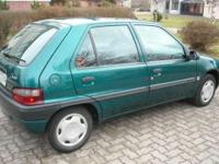 Proponuję do sprzedania Ładnego Citroena Saxo z benzynowym silnikiem 1.1,który gwarantuje bardzo sympatyczne spalanie w mieście a tym bardziej na trasie.
Jak wiadomo są to auta ocynkowane a więc odchodzi problem z zardzewiałymi progami czy błotnikami.