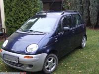 Sprzedam Daewoo Matiz style, 2001 rok produkcji. 800 cm³ ,benzyna, krajowy, 2 właściciel, granatowy metalik.
Całkowicie bezwypadkowy, garażowany, przebieg 140 tys. km. , na bieżąco serwisowany
Wymienione części na nowe: amortyzatory, rozrząd/138 tys. Km./