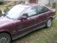 Do sprzedania BMW E36. Stan jak na zdjęciach.
Przebieg 340000 km.
W 2011 wymiana amortyzatorów, całego wydechu,klocki.
Auto na chodzie.Przegląd do 2013-06.OC 2013-03.
Do małych poprawek,lewe drzwi ( przód i tył ).
ABS,el lust,el szyb,cen zam,alu fel,hak