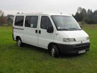 Witam, do sprzedania mam 9-cio osobowego Fiata Ducato 2,8idTD z 1999r. Auto posiada poduszkę powietrzną, wspomaganie kierownicy, immobiliser, radio, hak, książkę serwisową prowadzoną do końca. W aucie został wymieniony rozrząd (od wymiany przejechane