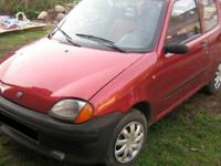 Witam. Sprzedam Fiat`a Seicento z 1999 roku. Kolor bordo metalic, stan techniczny bdb, brak oznak korozji, auto nie wymaga wkładu finansowego, użytkowane na co dzień. Opony w dobrym stanie. Na wyposażeniu radio. Fiat posiada ważne opłaty. Przebieg