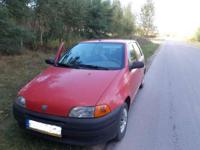 Sprzedam Fiata Punto 1.1 rocznik 1999 r. stan licznika 165 tyś. km. Auto zasilane jest również gazem LPG (STAG 2L) - spalanie gazu miasto 7 trasa 6 litrów. Butla posiada legalizację do 2014 roku. Komplet kół zimowych w bardzo dobrym stanie oraz komplet