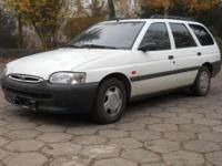 Sprzedam Forda Escorta Combi Bolero rok prod 1995,poj 1,8 diesel,wspomaganie,szyberdach,alarm ,c.zamek,radio,2x airbag,przebieg 217tyś km.Autko sprowadzone w grudniu 2006r do kraju i od tego czasu w jednych rekach od 6 lat.Zarejestrowane   ,ważny przeglad