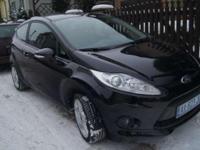 Sprzedam piękną Fiestę MK7 z 2008 roku.
Auto w stanie celującym pięknie prezentujące się na drodze.
Kolor lakieru to CZARNA PERŁA, charakteru dodają 16 calowe felgi i soczewkowe lampy.
Wyposażenie bogate, proszę wybaczyć jeśli zapomniałam czegoś