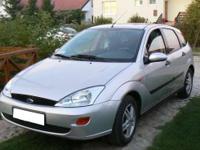 Sprzedam samochód marki FORD FOCUS,rok produkcji 2000. Auto sprowadzone z Niemiec. Zarejestrowane i ubezpieczone w kraju. Tapicerka welurowa o bardzo ładnym wzorze bez plam i przetarć. Samochód dynamiczny i oszczędny, doskonale się prowadzi. Dwa komplety