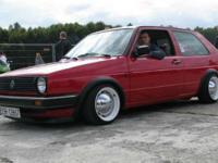 Witam
Do sprzedania Golf II
2e 115km + LPG na BLosie (nie wbity w dowód)
Stan bardzo dobry nic nie puka nic nie stuka(tylni dolny pas lekka korozja) pozatym brak korozji.
Zderzaki USA made in Canada
Wnetrze brazowe + dorzucam kierownice z Golf I GTI