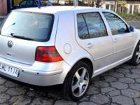 Sprzedam Golfa IV , 1,9 TDI , 110KM, 2000r,przebieg:245000 km ,automatyczna skrzynia biegów Wyposażenie: liczba drzwi – 4/5 ,klimatyzacja, centralny zamek ,immobiliser ,ABS ,podgrzewane fotele,4x poduszki powietrzne ,wspomaganie kierownicy ,regulacja