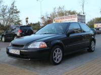 Witam do sprzedania mam Honde Civic z 1997r, bardzo zadbana, stan techniczny dobry. Auto jeździ bez zarzutu, jest bardzo ekonomiczne, używane jest na co dzień.
Wyglad jest niestandarodwy gdyz auto bylo sprowadzane z Kanady i ma inne swiatla co daje super