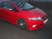 Witam posiadam do sprzedania HONDĘ CIVIC TYPE S o pojemności 1.8 benzyna.Przebieg auta to 71 tyś km co jest potwierdzone książką serwisową.Auto   jest w pełnej opcji wyposażenia m.in aluminiowe obręcze 18 cali ,klimatyzacja ,wspomaganie kier,elektyczne