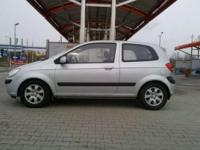 Sprzedam Hyundai Getz 1.1 benzyna 2007/2008 w bardzo dobrym stanie i bogatej wersji wyposażeniowej.
Bezpieczeństwo:
ABS, autoalarm, poduszki powietrzne, immobiliser
Komfort:
el. szyby, el. lusterka, KLIMATYZACJA, centralny zamek, radio, wspomaganie