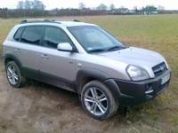 Hyundai tucson, 4x4, automat, 2005 r, 10 X poduszka powietrzna, czarna skórzana tapicerka, pełna elektryka, przebieg 175 tys km, bezwypadkowy ,ALARM, światła do jazdy dziennej,KOMPUTER,,ABS, ASR, ELEKTRYCZNE SZYBY, Klima, WSPOMAGANIE KIEROWNICY, CENTRALNY