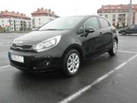 Polecam prawie nowe KIA RIO. Pierwsza rejestracja we wrześniu 2011 roku. Auto ma zaledwie 11.000 przebiegu.
Auto fajne, bardzo dynamiczne. Jest to wersja XL czyli wyposażona we wszystko co w tym modelu jest dostępne.
Komputer, radio CD, wejście na usb.