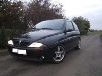 Lancia Ypsilon 1.2B rok-1997.
Nowy przegląd na cały rok i OC na pół roku.
Autko posiada bardzo bogate wyposażenie:
Wspomaganie kierownic, centralny zamek,alarm, elektryczne lusterka, elektryczne szyby, szyber dach, regulacja fotela kierowcy góra dół,