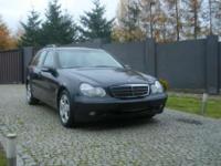 MERCEDES C-200KOMPR. WSP. REG. KIEROWNICY, ELE.SZYBY, ELE. LUSTERKA, 10xAIR BAG, KLIMATRONIK, SENSOR DESZCZU I ŚWIATEŁ, RADIO CD PLUS ZMIENIARKA NA 6CD, KOMPUTER POKŁADOWY, TEMPOMAT, KIEROWNICA WIELOFUNKCYJNA, ALU FELGI 16c, ALARM, CENTRALNY ZAMEK,