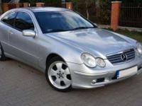Na sprzedaż Mercedes C-klasa Sport. Auto wyprodukowane pod koniec 2002, pierwsza rejestracja 2003r.
Napędzana fajnym i prostym silnikiem na łańcuchu rozrządu 1.8 Kompressor 163KM z 3-letnią sekwencyjną instalacją LPG.
Skrzynia biegów manualna