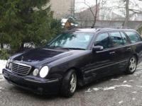 Witam, mam do sprzedania Mercedesa W 210T 270 CDI 170 KM w wersji Avantgarde z 2001r. Auto świeżo sprowadzone z Niemiec do opłat kupione od pierwszego właściciela, jest delikatnie uszkodzone z prawej strony tj. lampa, błotnik i zderzak co widać na