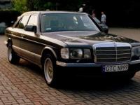 Oferuję samochód marki Mercedes W126 z 1989 roku. Sprowadzony 11 lat temu od pierwszego właściciela w Niemczech. Posiadam książki serwisowe oraz drugi komplet aufelg (z oponami zimowymi)oraz kluczy. Z auta kożystam okazjonalnie stąd tak mały przeieg w tym