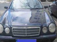 Witam sprzedam Mercedesa E-230 w benzynie.
Stan bardzo dobry.Auto jest po odswiezeniu
lakieru.
Wszystko w pelni sprawne.
Posiada;
-centralny zamek
-elektryczne szyby, szyberdach i lusterka
-czujniki cofania
-wspomaganie
-nie zawodny silnik na lancuchu