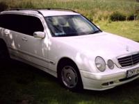 Sprzedam Mercedesa E220CDI, 145 koni mechanicznych,kombi,rok prod.2001 z końca roku,stan bardzo dobry,po pełnym serwisie i wymianie zużytych części,wymienione wszystkie oleje i filtry,remont zawieszenia,nowe klocki itp.ABS, autoalarm,imobilizer,pompowany