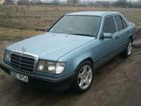 Witam sprzedam mercedesa 124.Na wyposażeniu ma el.szyby ,el.szyberdach,wsp.kier,abs,centr.zamek.boczne przednie i tylne szyby przyciemnione. Cb radio uniden ,radio mp3 sony. Dodatkowo dużo części nim.hak Możliwa zamiana.cena 5900 do negocjacji