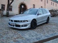 Witam mam do zaoferowania Mitsubishi Galant 2.5v6 z 2002 roku wersja Avance.
Auto sprowadziłem od prywantej osoby z Niemiec. Posiadam kpl. kluczyków.
Samochód zadbany nie było w aucie palone. Po sprowadzeniu auto zostało odkurzone i umyte.
Wymieniłem olej