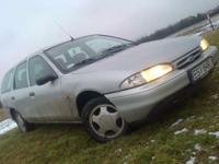 Witam.
Posiadam na sprzedaż ładnego, bezwypadkowego Forda Mondeo z roku 1995 i stanem licznika 224 400km, zarejestrowany w Polsce, w ciągłej eksploatacji, garażowany.
!! Aktualne OC i Świeży przegląd ważny do 20.02.2014r !!
Karoseria samochodu w ładnym