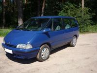 Witam mam na sprzedaż samochód Renault Espace 2,8 V6. Autko posiada : elektryczne szyby, elektryczne lusterka, klimatyzacje, webasto+ pilot, centralny zamek, wspomaganie kierownicy, ABS, hak, halogeny, siedmioosobowy. Posiadam również 2 oryginalne radia