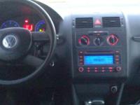 VW Touran z silnikiem 1.9 TDI 105 KM!!! bardzo oszczędny silnik. ABS,ESP, ASR, Wspomaganie kierownicy, Centralny zamek, Klimatyzacja, Poduszki powietrzne, Elektryczne szyby, Radio+CD,hak, Elektryczne lusterka, Komputer pokładowy Tempomat, klimatyzowany
