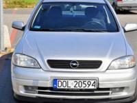 Witam,
przedmiotem aukcji jest Opel Astra II rok 2000
z niezawodnym, oszczędnym (5l/100km), a zarazem dynamicznym silnikiem 1.7 DTI
Wyposażenie:
-klimatyzacja
-wspomaganie
-alufelgi 15'
-opony zimowe/ opony letnie
-radio CD
-klimatyzacja
-ABS
-