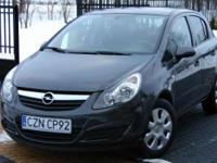 Witam ,mam do sprzedania Opla Corse d 2010r 1,3 cdti 75km 35 tys.km wersja 111 lat opla limited edition
-klimatyzacja
-kierownica skóra+ sterowanie+regulacja pion- poziom
-6x airbag
-radio cd mp3 czrne!!!
-abs
-2xkluczyk+pilot
-kolor grafit metalic