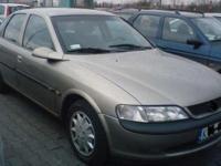 Opel Vectra B, 2.0i 16v X20XEV 1996R.
Do sprzedania auto, kupione w salonie Polsce 1997 roku - FV oryginalna zakupu.
Auto z 3 właścicielem od 2008 roku. Przebieg 235.500 km.
Zakupione od ostatniego właściciela z przebiegiem 181 tyś km.
W ciągu 3 lat