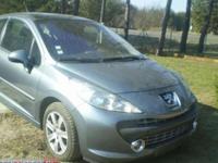 peugeot 207 1.6HDI 110KM panorama dach - full opcja,
wszystko 100%sprawne,
POLECAM
- klimatronic dwu-strefowy,
- el.szyby,
- el.lusterka,
- tempomat,
- solar dach,
- zderzak przod wersja sport - chromy,
- komputer pokładowy,
- radio cd/mp3 + sterowanie w