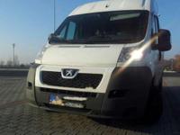 Peugeot Boxer 2010r w stanie idealnym, cały czas pracuje .
Wersia L3H2 czyli długi 3,7 i wysoki 1,89.
Idealne opony letnie i nowe zimowe ( kupione w październiku) wymieniony olej , wszystkie filtry oraz klocki przednie .
Wyposażenie:
-ABS
-Klima