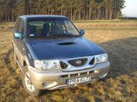 Nissan Terrano rok 2000 2.7 TDI 125KM Posiada 4 el otw szyby,el regulowane lusterka, klimatyzacje, lakier metalik,napęd 4x4,hak,alufelgi,2 pod powietrzne,wspomaganie kierownicy, centralny zamek (pilot), welurowa tapicerka,